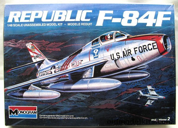 Monogram 1/48 Republic F-84F with Nuclear Bomb and Dolly, 85-5437 plastic model kit